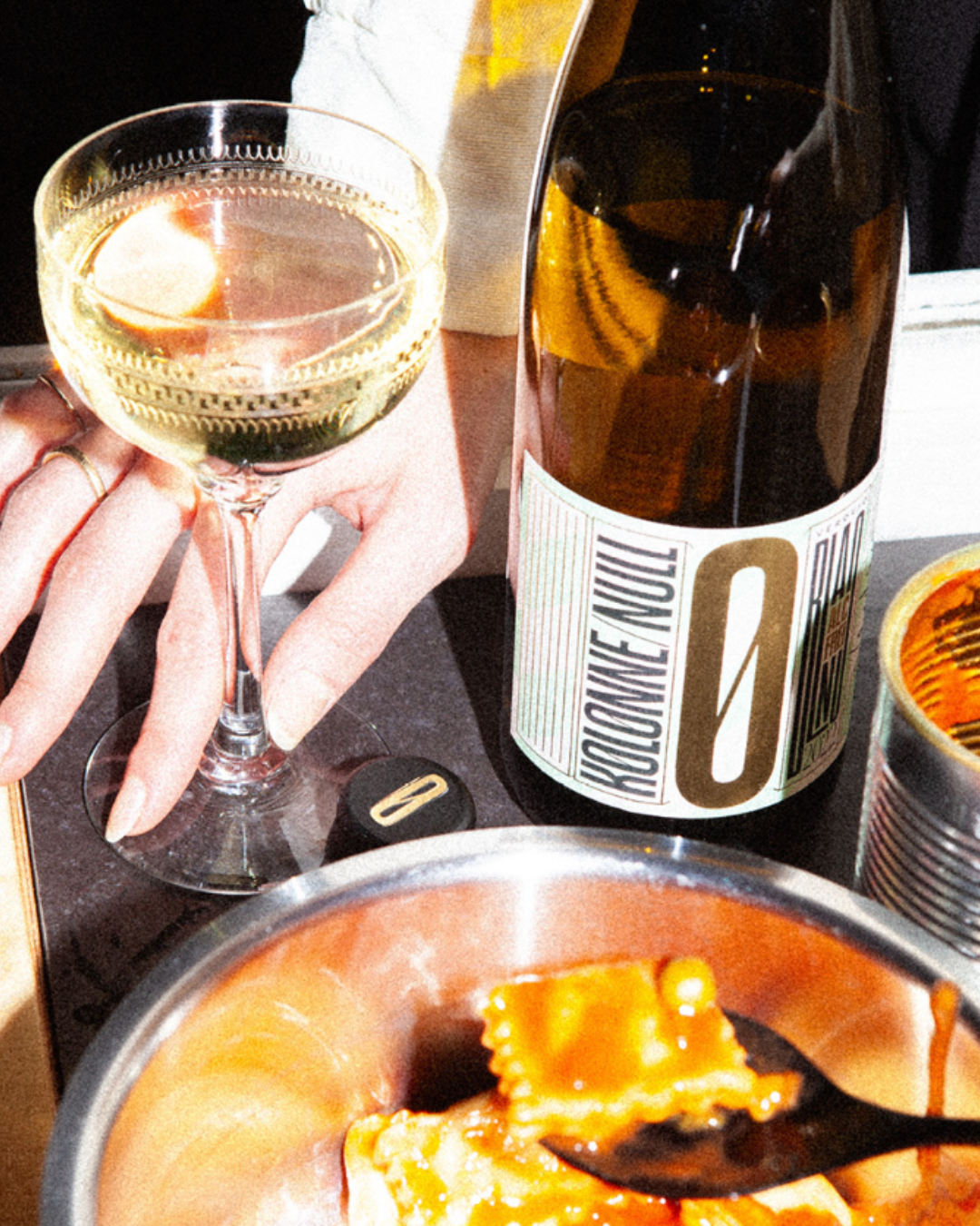 Ghid de wine pairing pentru vinurile fără alcool